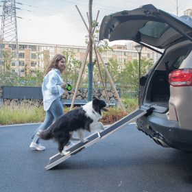 Foldable Aluminum Dog Car Step Ramp Dog Ramp Climbing Ladder with PVC Handle Non-slip Foot Mats for Most Sized Dogs Pet Ramp Ladder Black